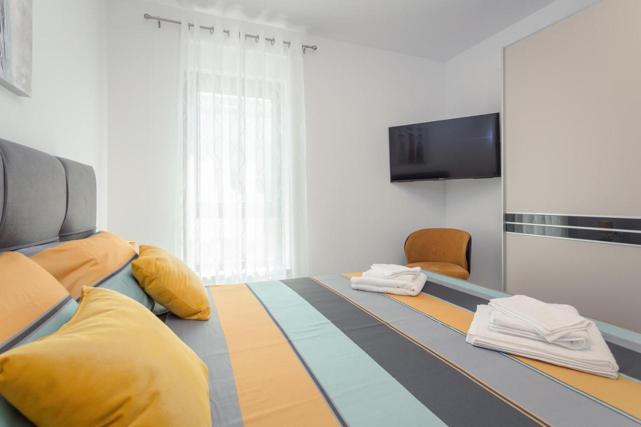 Luton Apartment Banjole Bagian luar foto