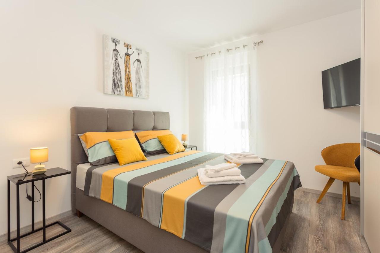 Luton Apartment Banjole Bagian luar foto