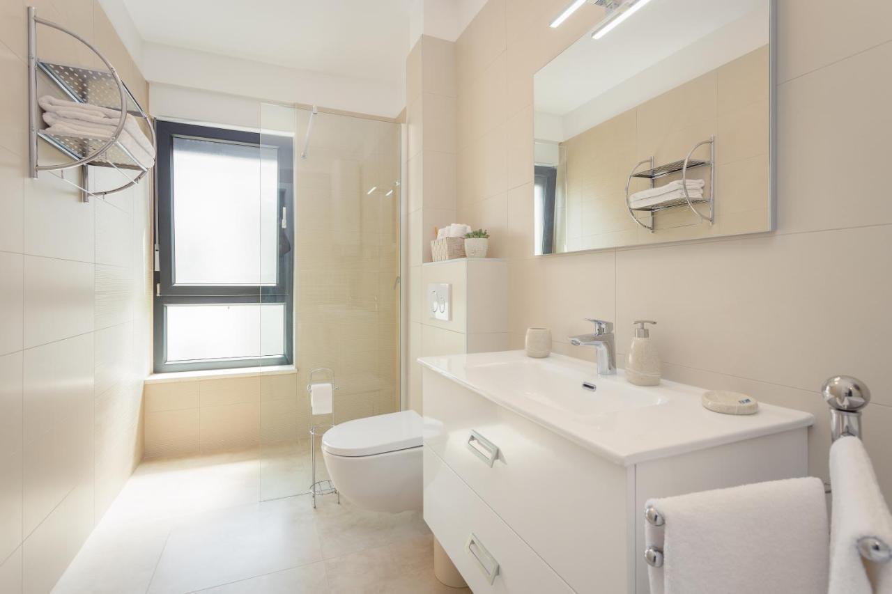 Luton Apartment Banjole Bagian luar foto