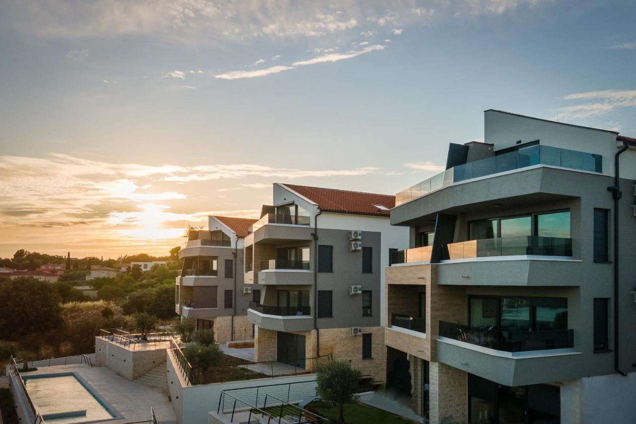 Luton Apartment Banjole Bagian luar foto